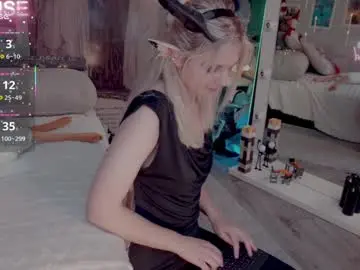 Chaturbate Watch Live Sex Cams of careful_i_bite