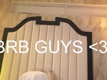 Chaturbate Live Sex Cam of mia_coliin