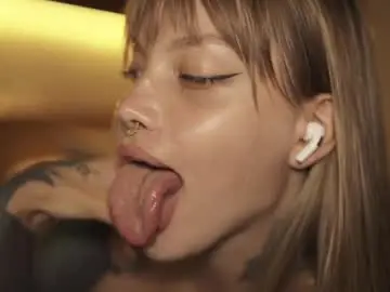 Chaturbate Adult Video Chat of mileeena