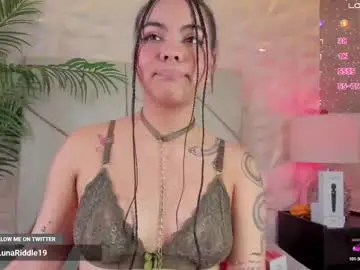 Chaturbate Best live sex cam show of lunariddle_