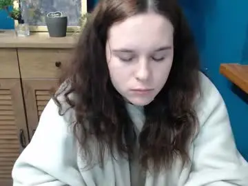 Chaturbate Live Sex Cam of shy_lil