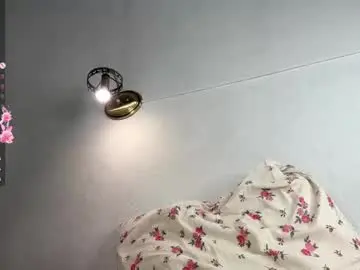 Chaturbate Live Sex Cam of chloe_show