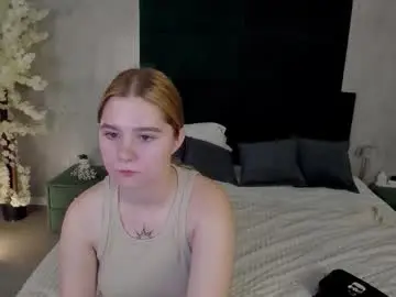 Chaturbate Live Sex Cam of ester_rabin