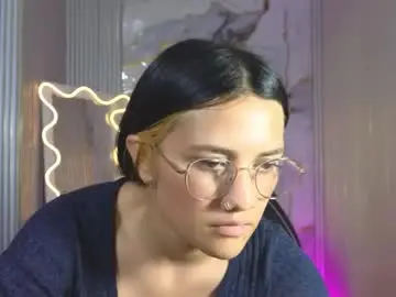 Chaturbate Adult Video Chat of chiara_tay