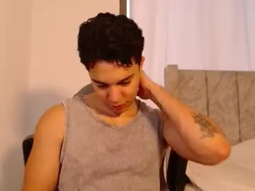 Chaturbate Live Sex Cam of scott_brasher1