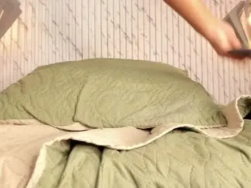 Chaturbate Free Live Porn of emilly_mell