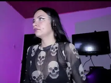 Chaturbate Free Porn Cam of emilyrymer