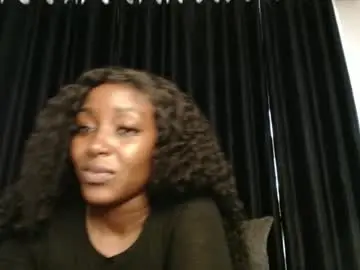 Chaturbate Live Sex Cam of darktanqueen