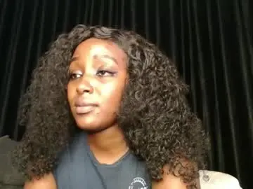 Chaturbate Live Sex Cam of darktanqueen