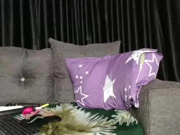 Chaturbate Live Sex Cam of darktanqueen