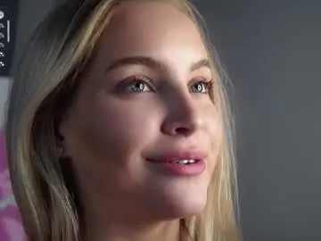 Chaturbate Sex Chat of lipswithsmileonthem