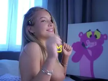 Chaturbate Free Porn Cam of lipswithsmileonthem