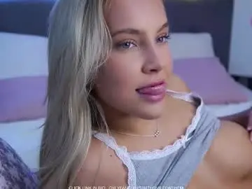 Chaturbate Sex Chat of lipswithsmileonthem