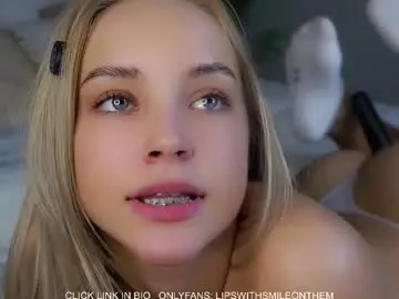 Chaturbate Free Live Porn of lipswithsmileonthem