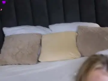 Chaturbate Live Sex of lipswithsmileonthem