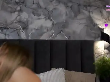 Chaturbate Nude Webcam of lipswithsmileonthem