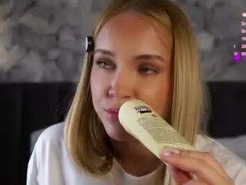 Chaturbate Sex Chat of lipswithsmileonthem