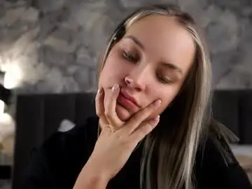 Chaturbate Free Porn Cam of lipswithsmileonthem