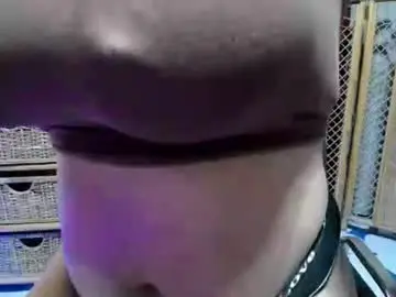 Chaturbate Sex Cam of kisses_asian143