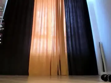 Chaturbate Nude Webcam of mia_lui