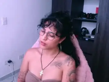 Chaturbate Live Sex Cam of giny_bean