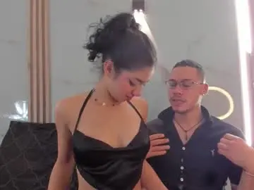 Chaturbate Live Sex Cam of aron_and_molly