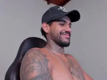 Chaturbate Nude Webcam of luigi1_