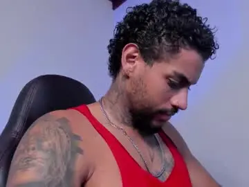 Chaturbate Live Sex Cam of luigi1_