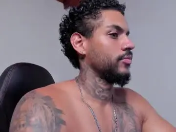 Chaturbate Live Sex Cam of luigi1_