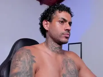 Chaturbate Nude Webcam of luigi1_