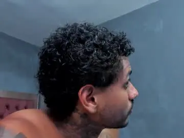 Chaturbate Live Sex Cam of luigi1_
