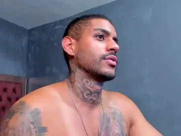 Chaturbate Live Sex of luigi1_