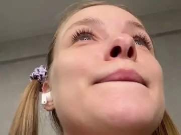 Chaturbate Live Sex Cam of lili_01