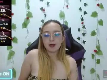 Chaturbate Live Sex Cam of liaroberts1