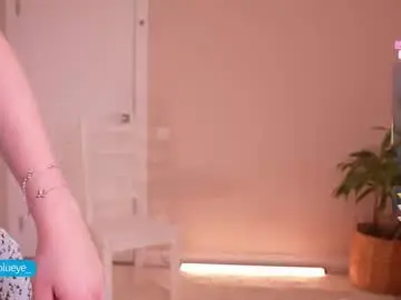 Chaturbate Adult Video Chat of miablueye