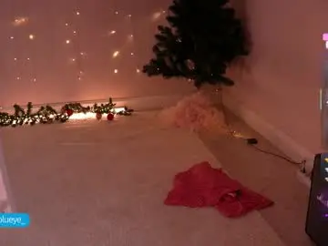 Chaturbate Live Sex Cam of miablueye