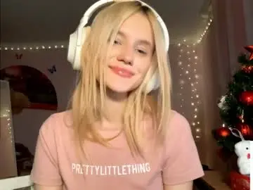 Chaturbate Live Sex Cam of bebravee