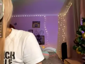 Chaturbate Live Sex Cam of bebravee