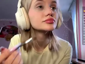 Chaturbate Watch Live Sex Cams of bebravee