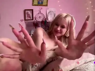 Chaturbate Best live sex cam show of bebravee