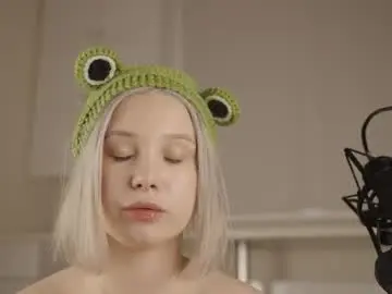 Chaturbate Sex Cam of jennyplaudis_