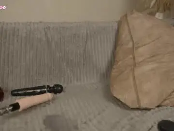 Chaturbate Live Porn of jennyplaudis_