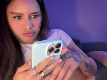 Chaturbate Adult Webcam of hugecockeightine