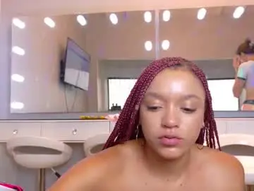 Chaturbate Free Porn Cam of petitestrawberry18