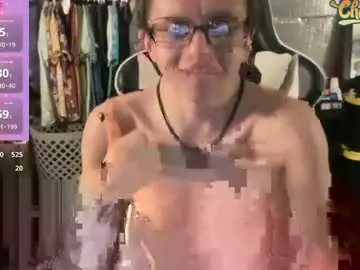 Chaturbate Free Porn Cam of robertcicijr21