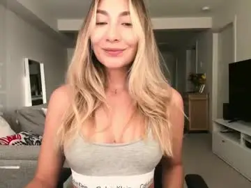 Chaturbate Best live sex cam show of emyconneer