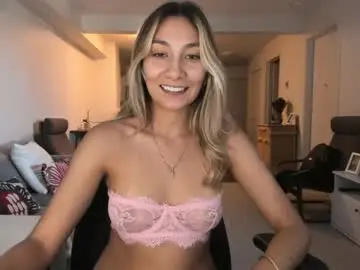 Chaturbate Watch Live Sex Cams of emyconneer