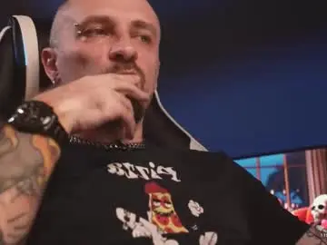 Chaturbate Live Sex Cam of golden_alex