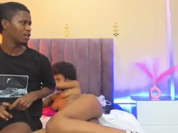 Chaturbate Free Porn Cam of kiarasimons_