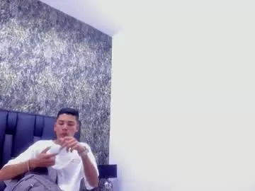 Chaturbate Watch Live Sex Cams of daniel_loverr1